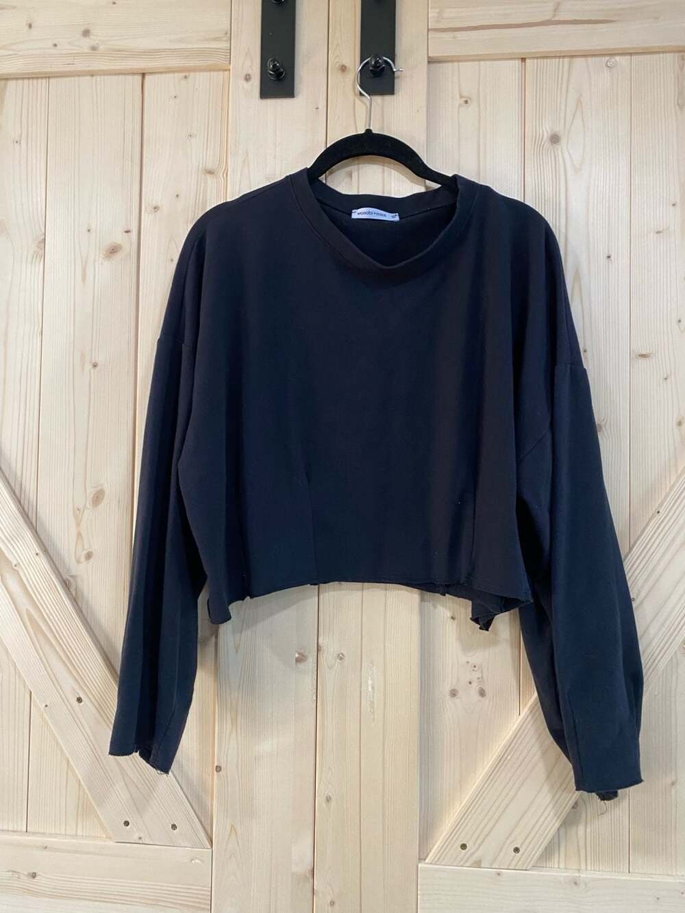 Wasabi Mint Cropped Sweatshirt Size M Black Long Sleeve Pullover